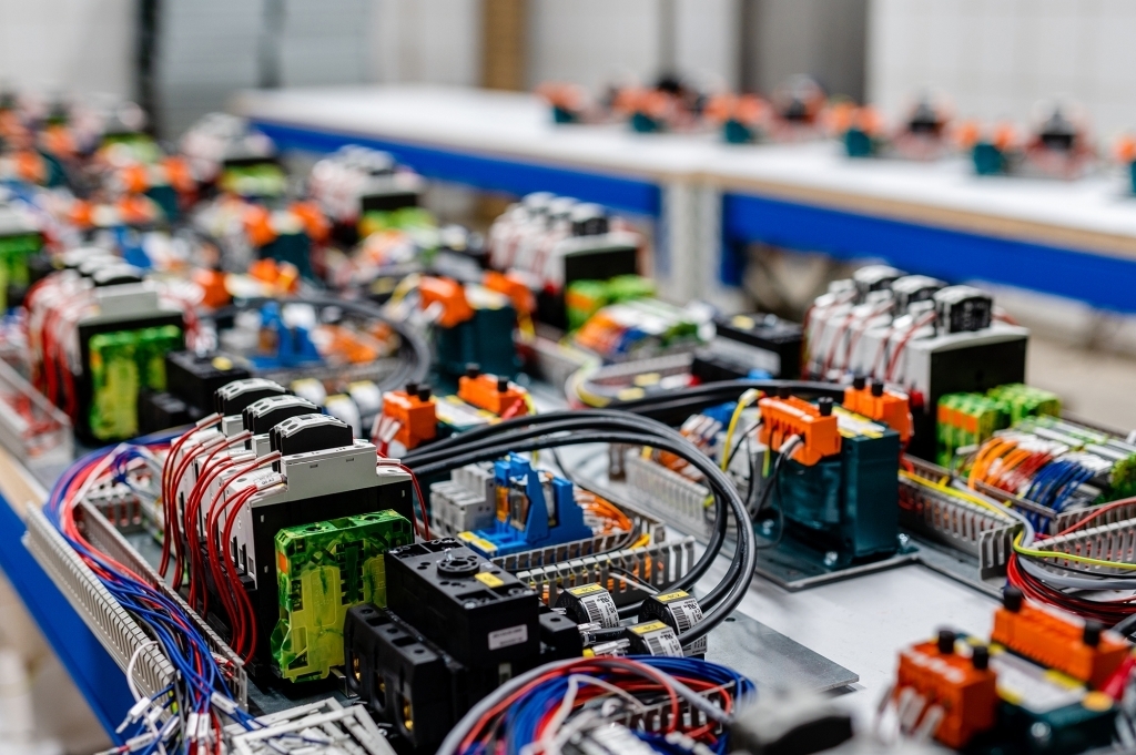 Steuer- und Schaltkästen